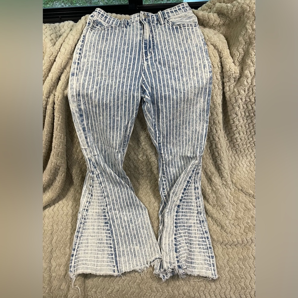 SIZE 7/27 KANCAN ESTILO WOMEN’S ULTRA HIGH RISE SUPER FLARE LEG BLUE DENIM JEANS